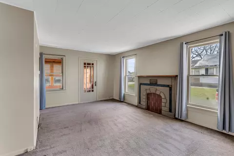526 Barrett Ave, Jackson, MI 49202 photo 4