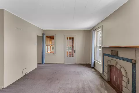 526 Barrett Ave, Jackson, MI 49202 photo 3