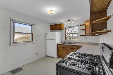 526 Barrett Ave, Jackson, MI 49202 photo 10