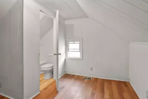 Bath - 208 Euclid Ave, Jackson, MI 49203 photo 3 of 5