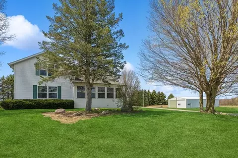 7068 N County Line Rd, Watervliet, MI 49098