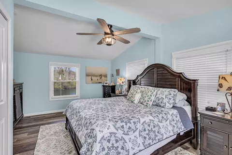 Bedroom - 11540 N Lakeside Dr, Jerome, MI 49249 photo 3 of 8