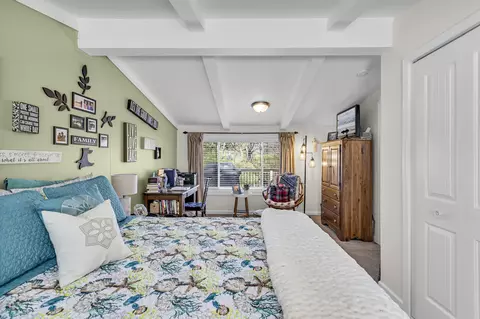 Bedroom - 11540 N Lakeside Dr, Jerome, MI 49249 photo 5 of 8