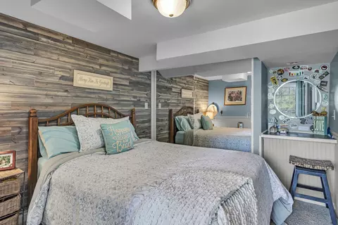 Bedroom - 11540 N Lakeside Dr, Jerome, MI 49249 photo 7 of 8