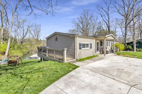 Exterior - 11540 N Lakeside Dr, Jerome, MI 49249 photo 13 of 14