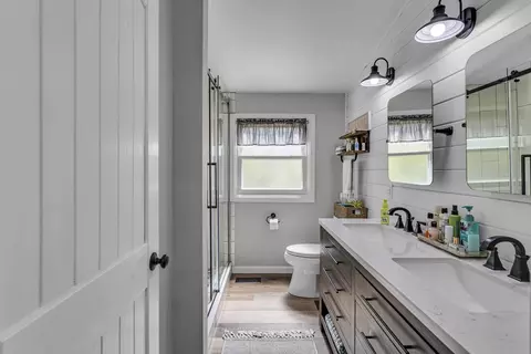 Bath - 11540 N Lakeside Dr, Jerome, MI 49249 photo 1 of 6