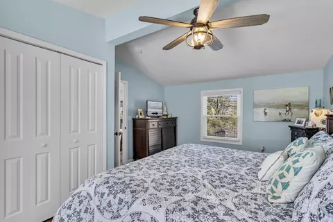 Bedroom - 11540 N Lakeside Dr, Jerome, MI 49249 photo 4 of 8