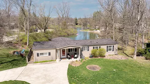 11540 N Lakeside Dr, Jerome, MI 49249