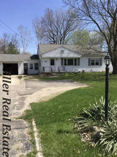 1535 N Broadway St, Hastings, MI 49058