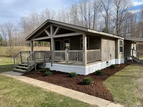 720 Anderson Rd, Boyne City, MI 49712