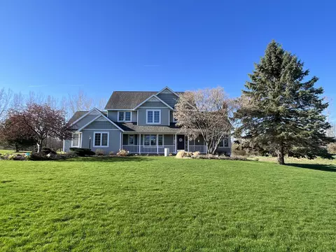 5634 Cannon Hills Dr NE, Ada, MI 49301