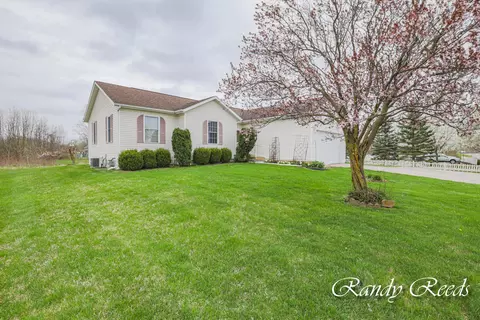 340 N 64th Ave, Coopersville, MI 49404