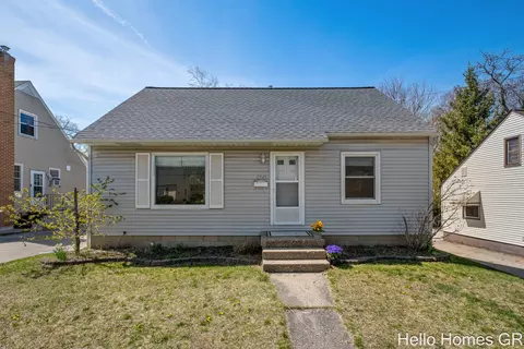 1541 Edward Ave SE, Grand Rapids, MI 49507