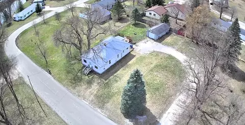 516 S Oak St, Evart, MI 49631