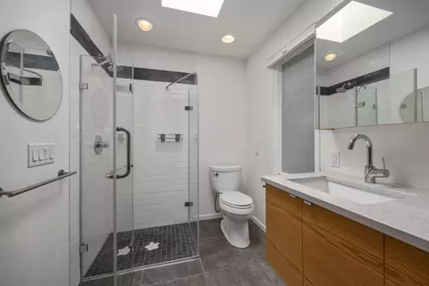 Bath - 7448 Thorncrest Dr SE, Ada, MI 49301 photo 2 of 5