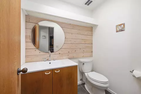 Bath - 7448 Thorncrest Dr SE, Ada, MI 49301 photo 3 of 5