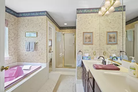 Bath - 1870 Lexington Blvd, Jackson, MI 49201 photo 7 of 11