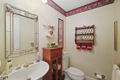 Bath - 1870 Lexington Blvd, Jackson, MI 49201 photo 3 of 11