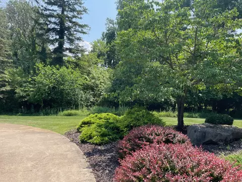 Exterior - 1870 Lexington Blvd, Jackson, MI 49201 photo 5 of 21