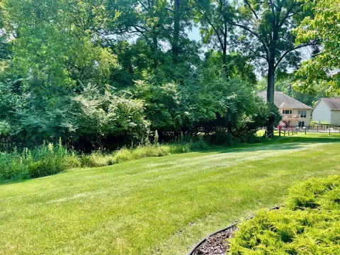 Exterior - 1870 Lexington Blvd, Jackson, MI 49201 photo 20 of 21