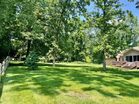Exterior - 1870 Lexington Blvd, Jackson, MI 49201 photo 18 of 21