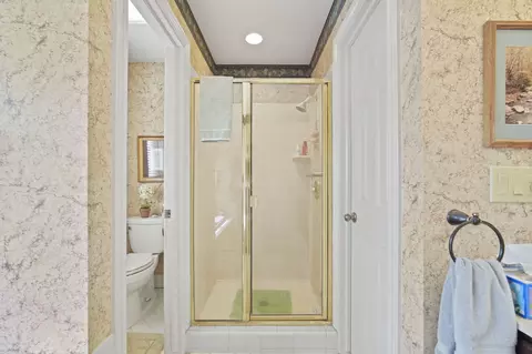 Bath - 1870 Lexington Blvd, Jackson, MI 49201 photo 8 of 11