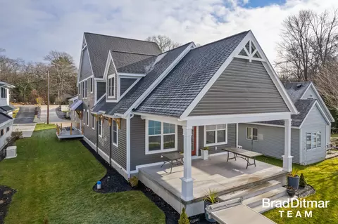 9235 Catalpa Ave, Newaygo, MI 49337