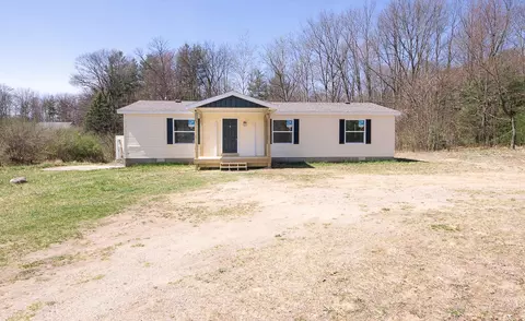 17545 Peach Ridge Ave, Kent City, MI 49330