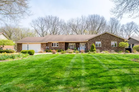 2689 Oakbrook Dr, St. Joseph, MI 49085