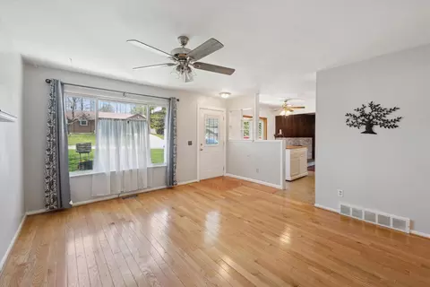 1432 Hillside Dr, Flint, MI 48532 photo 6