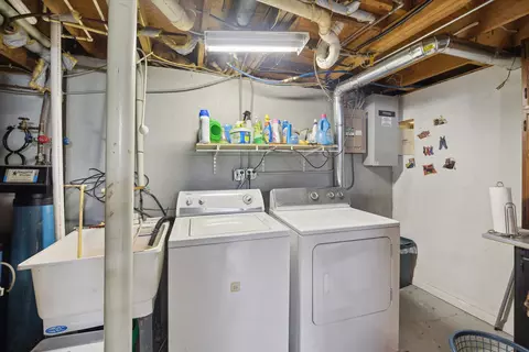 1432 Hillside Dr, Flint, MI 48532 photo 14