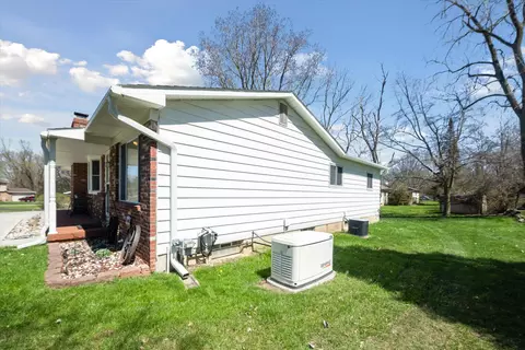 1432 Hillside Dr, Flint, MI 48532 photo 18