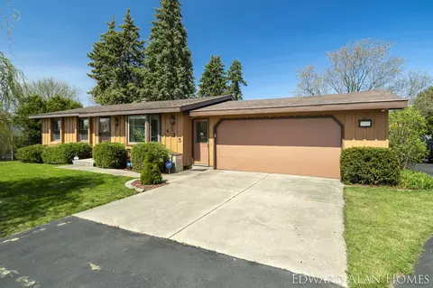 425 84th St SW, Byron Center, MI 49315