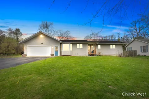 8639 Keiser Dr SE, Alto, MI 49302
