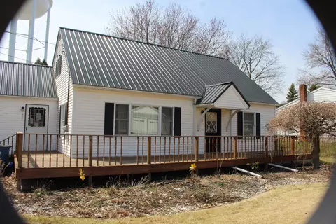 222 W Michigan Ave, Fremont, MI 49412