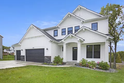8042 Honeysuckle Hill Ct, Grand Rapids, MI 49512