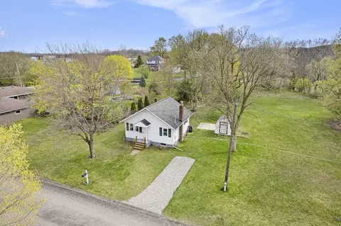 12 Lo Presto Ave, Hillsdale, MI 49242