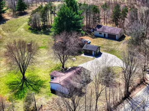 16583 10 Mile Rd, Reed City, MI 49677