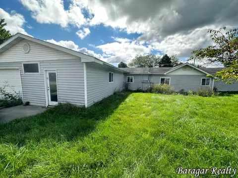 201 N Sterling St, Ashley, MI 48806