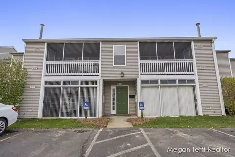 3145 Poplar Creek Dr SE #104, Kentwood, MI 49512