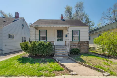 524 E Oakridge Ave, Ferndale, MI 48220