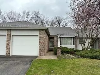 43 Skyline Cir NW, Grand Rapids, MI 49504