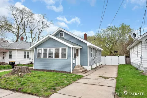 1950 Martindale Ave SW, Wyoming, MI 49509