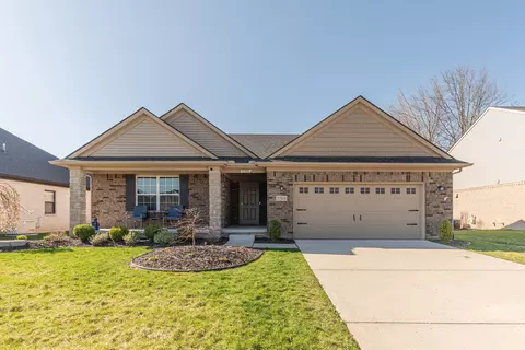 37105 Mallory Dr, Livonia, MI 48154