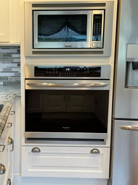 Living - 3216 Adele Ter, Commerce Twp, MI 48382 photo 3 of 3