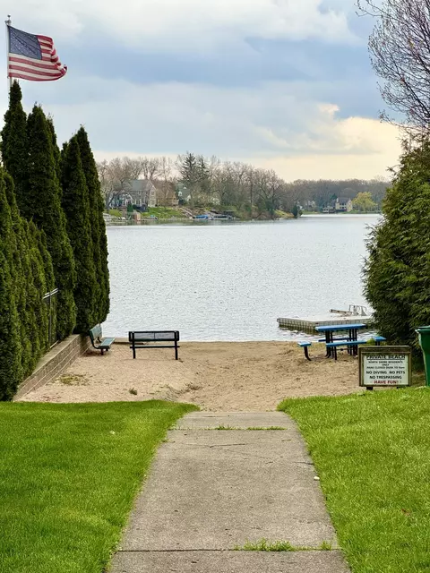 View/Area - 3216 Adele Ter, Commerce Twp, MI 48382 photo 1 of 6