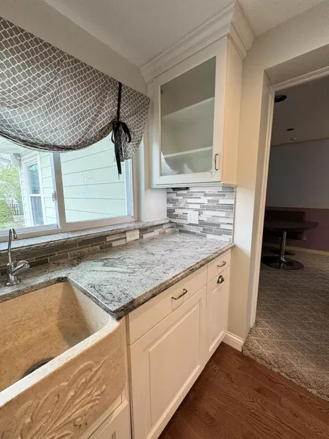 Kitchen - 3216 Adele Ter, Commerce Twp, MI 48382 photo 4 of 8