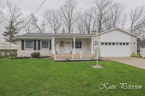 5747 Blaine Ave SE, Kentwood, MI 49508