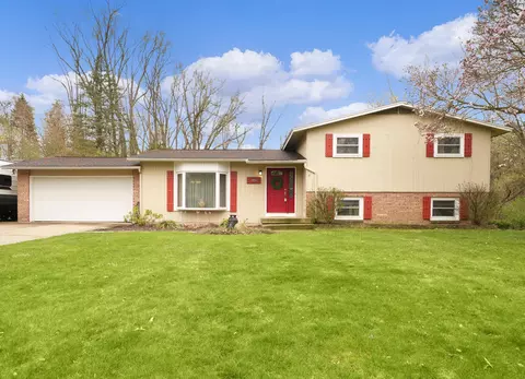 2694 Wildridge Ct NE, Grand Rapids, MI 49525