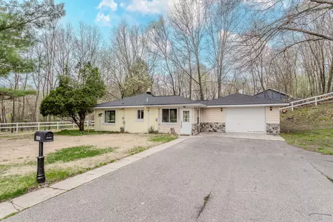 4423 Stony Creek Ave NW, Comstock Park, MI 49321